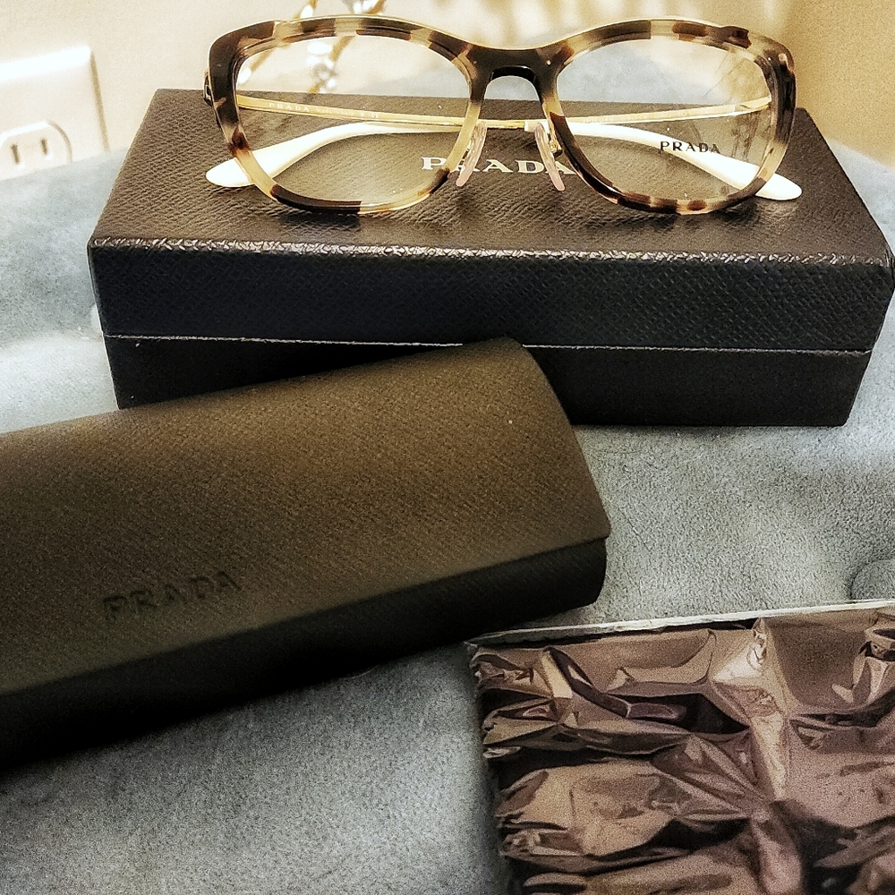 Prada Catwalk 04vv eyeglasses (new with delivery tag)